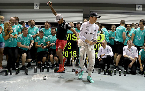 Rosberg i Hamilton najlepsi na treningach w Malezji