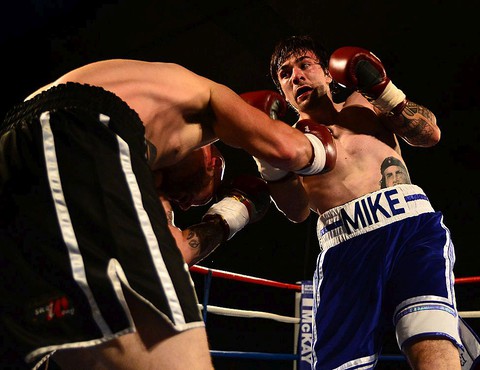 Boxer Mike Towell dies after Glasgow fight