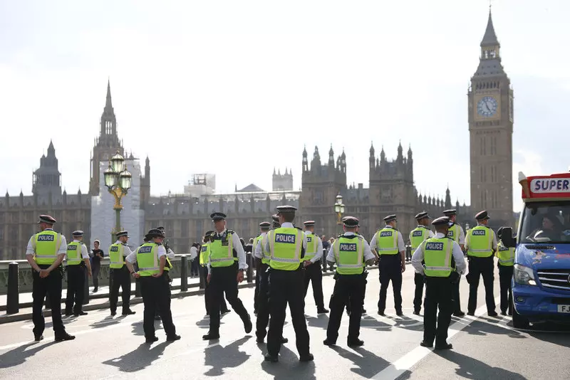Raport: Niewydolna brytyjska policja powinna zostać zreformowana