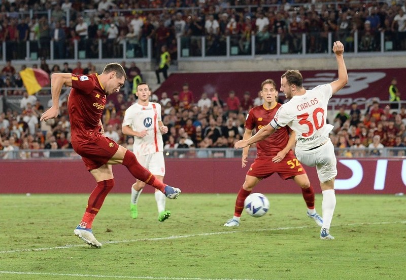 Liga włoska: Roma i Inter wykorzystały potknięcie Milanu