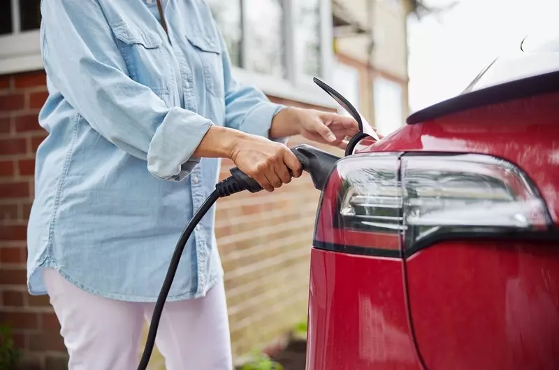 Holandia: Jazda samochodem elektrycznym obecnie droższa niż benzynowym
