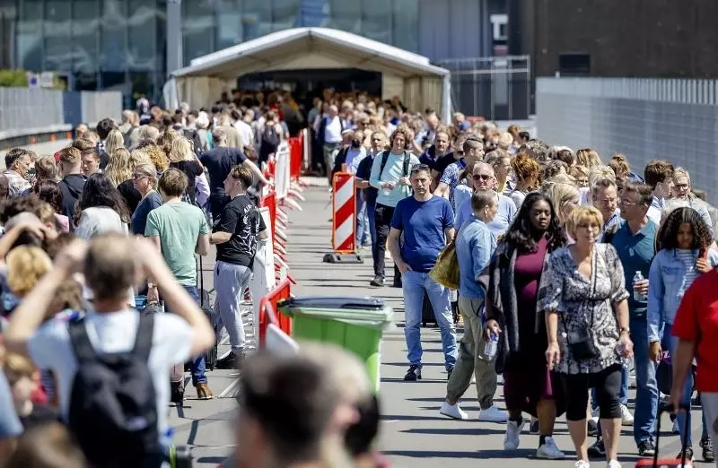 Holandia: Ewakuacja 260 pasażerów na lotnisku w Amsterdamie