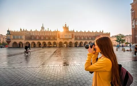 Top 10 safest countries for solo female travelers 2022