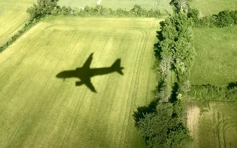 Pilot flying plane over Mississippi 'for hours' threatens to crash into Walmart