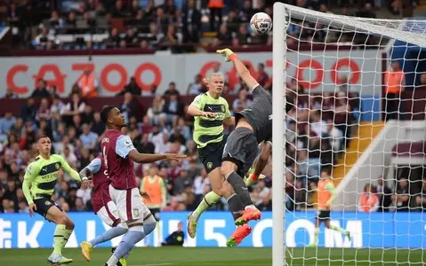 Premier League: Aston Villa draw with champion, Cash with injury