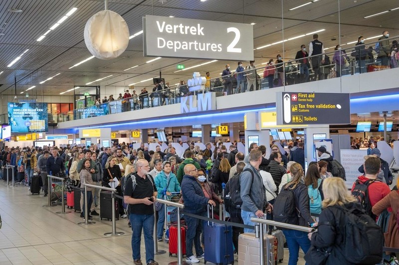 Amsterdam airport to expand with new terminal