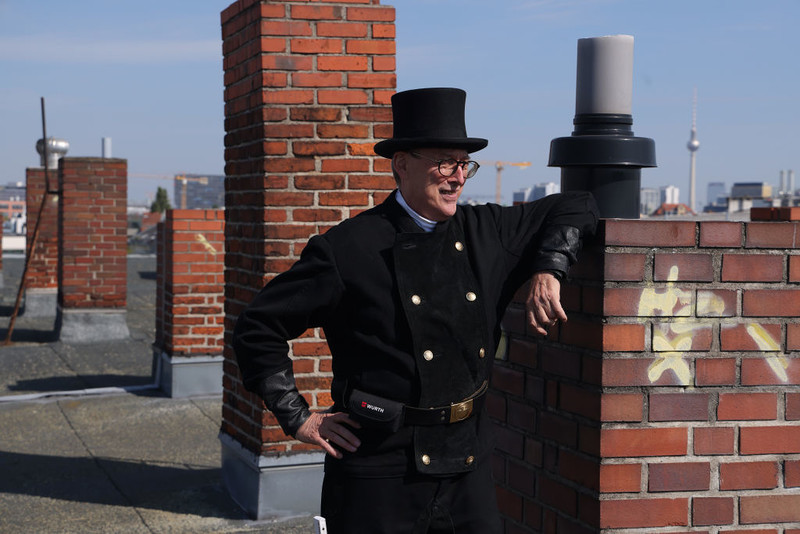 The energy crisis causes an increase in demand for the services of chimney sweeps in the UK