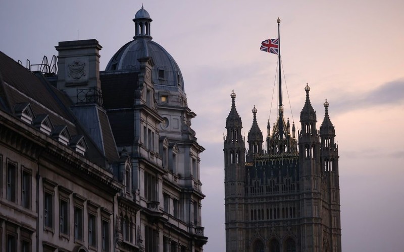 UK: Izba Gmin zbierze się dzisiaj i jutro, by oddać hołd zmarłej królowej