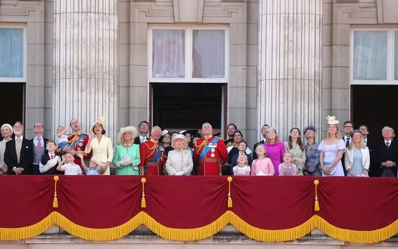 UK: Zmiany tytułów arystokratycznych w rodzinie królewskiej. Żałoba do siódmego dnia po pogrzebie 