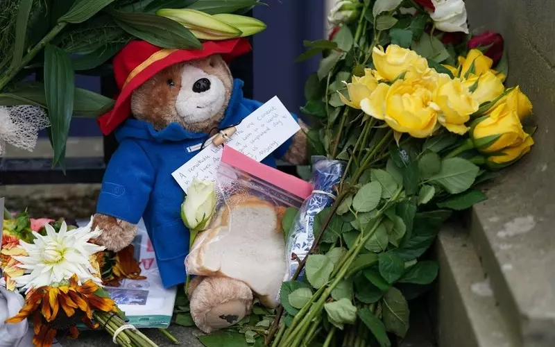 Londyn: Żałobnicy proszeni są, by nie zostawiali pluszowych Paddingtonów i kanapek z marmoladą