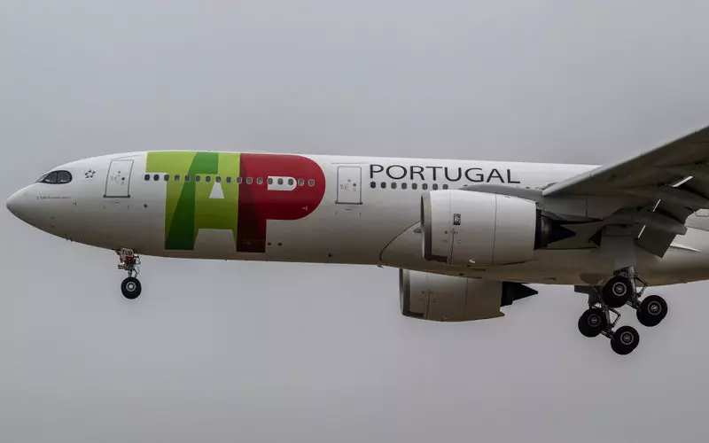 Portugalia: Hakerzy wykradli dane 115 tys. pasażerów linii TAP 