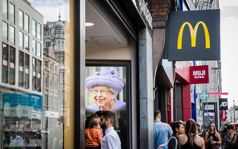 Which businesses will close and stay open on day of Queen's funeral?