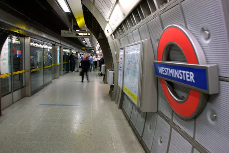 Trzy stacje londyńskiego metra zostaną zamknięte rano przed pogrzebem królowej