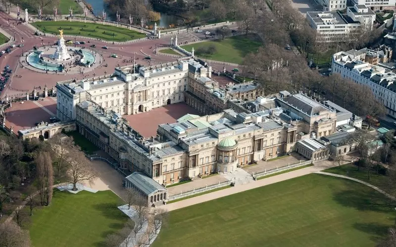 Media: Posady personelu królewskiego w pałacu Buckingham zagrożone po śmierci Elżbiety II