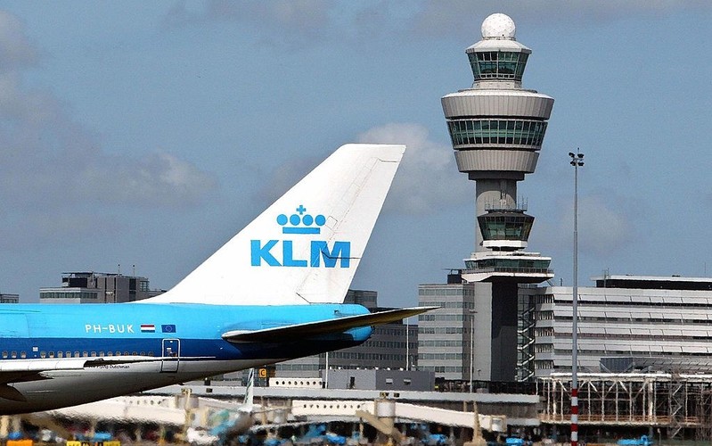 KLM odwołuje dziesiątki lotów z lotniska w Amsterdamie