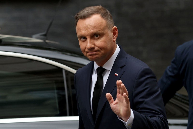 Polish President pays respects to late Queen Elizabeth II, meets with UK PM