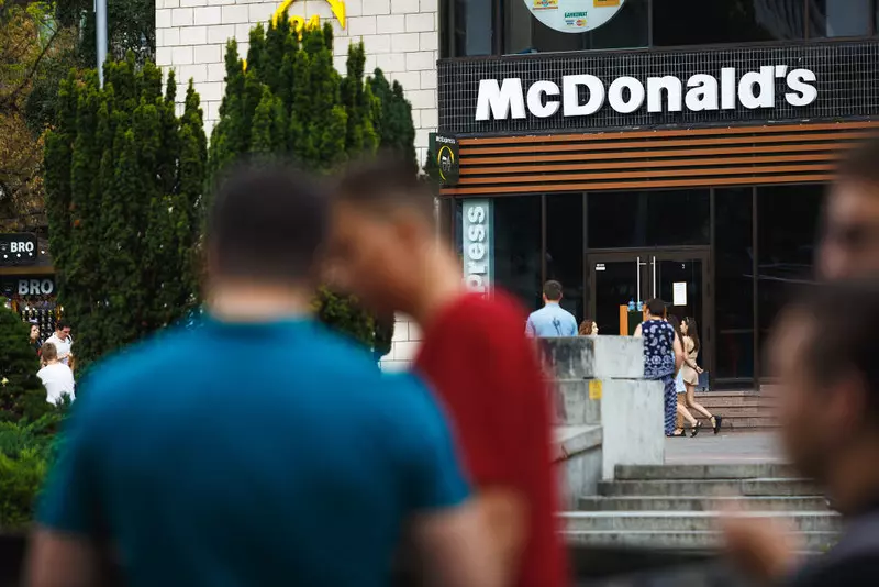 W Kijowie pierwszy raz od agresji Rosji na Ukrainę otworzono restauracje sieci McDonald’s