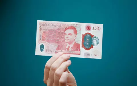 The Bank of England reminds: this is the last 10 days to use paper banknotes