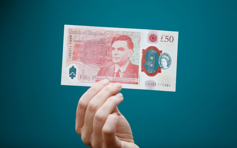 The Bank of England reminds: this is the last 10 days to use paper banknotes