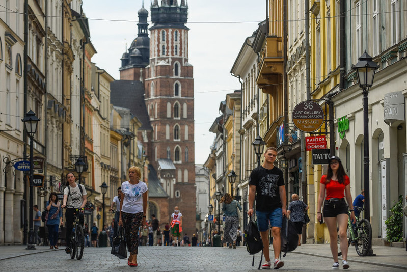 Ekspert: Polski rynek pracy bez znaczącego spowolnienia w najbliższych miesiącach