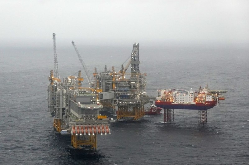 Norway: Unidentified drones flew alongside oil rigs