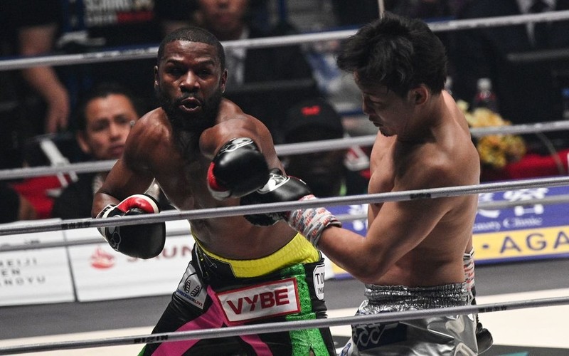 Mayweather pokonał Asakurę i zarobił fortunę