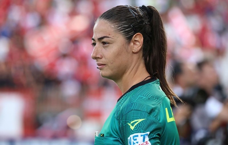 Ferrieri Caputi becomes first woman to lead Serie A game