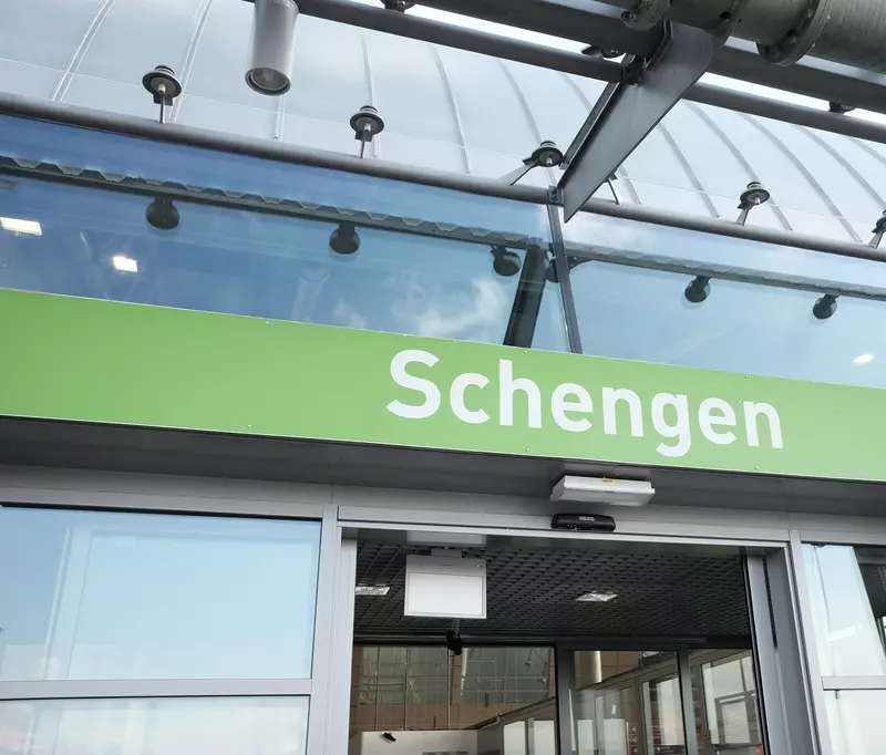 Kolejne kraje strefy Schengen wprowadzają kontrole na granicach