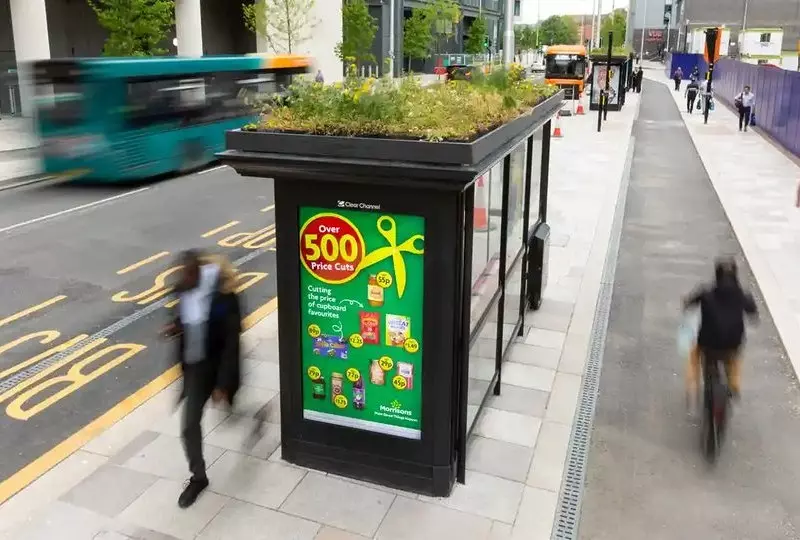 W Wielkiej Brytanii powstanie tysiąc ogrodów dla pszczół na dachach przystanków autobusowych