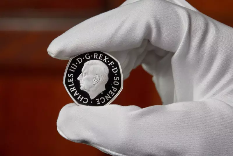 Zaprezentowano pierwszą nową monetę z wizerunkiem króla Karola III