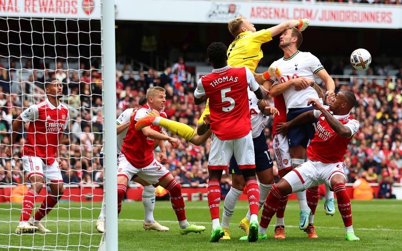 Liga angielska: Derby Londynu dla Arsenalu