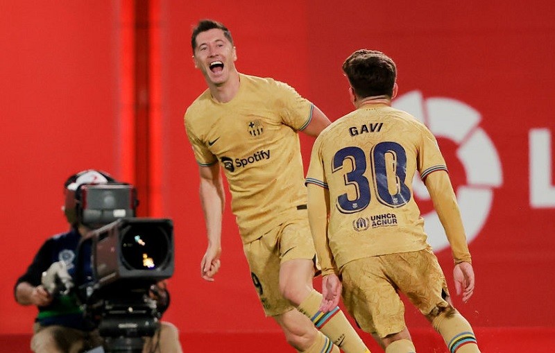 La Liga: Piękny gol Lewandowskiego. Szósta wygrana Barcelony