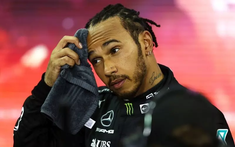 25,000 euro fine for Mercedes for Hamilton's nose ring