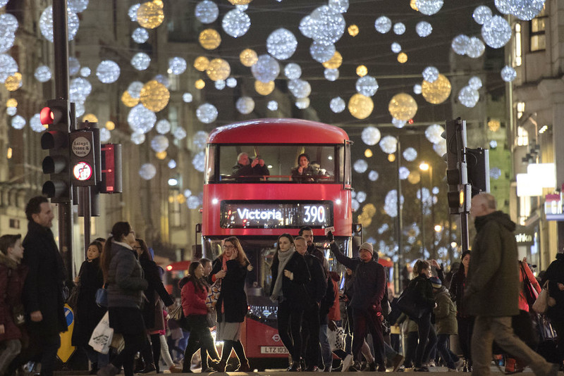 British shoppers likely to spend £4.4bn less on non-essentials during Christmas period