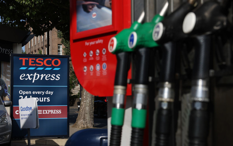 Grupa RAC: Stacje benzynowe w UK sprzedają za drogie paliwo