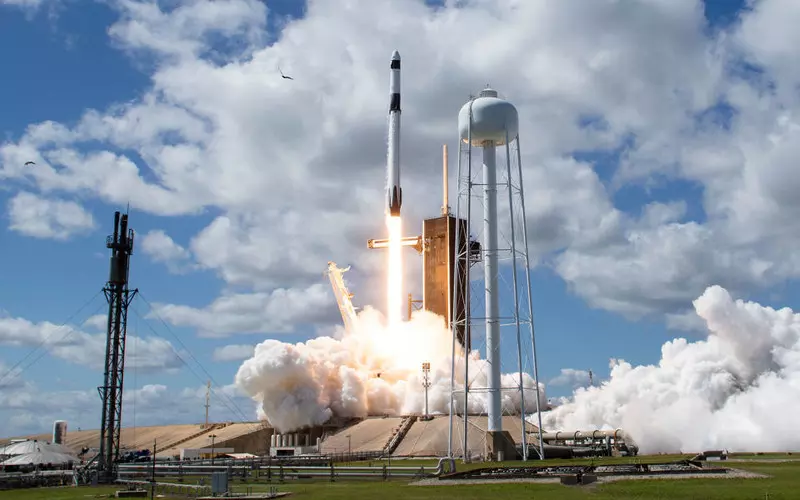 Udany start rakiety SpaceX z pierwszą indiańską astronautką i rosyjską kosmonautką na pokładzie