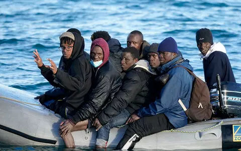 Channel migrants: More than 1,000 people cross in single day