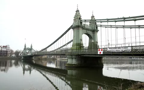 Hammersmith Bridge: Council pushes ahead with double-decker solution to reopen crossing to motorist