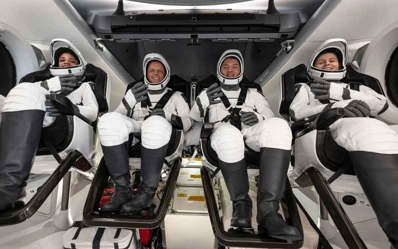 Astronauci po sześciu miesiącach pobytu w Kosmosie wrócili na Ziemię