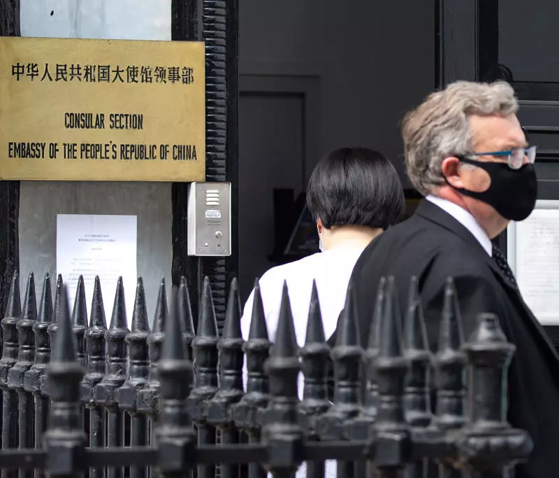 BBC: Uczestnik pikiety przed konsulatem Chin wciągnięty do środka i pobity