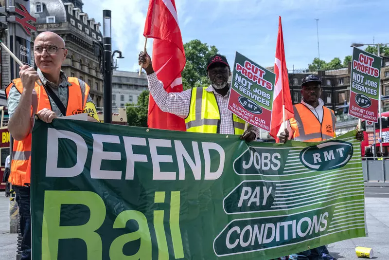 Kolejne strajki na kolei w UK. Związkowcy podali terminy