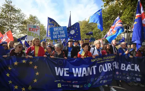 Thousands of London protesters call for UK to rejoin EU