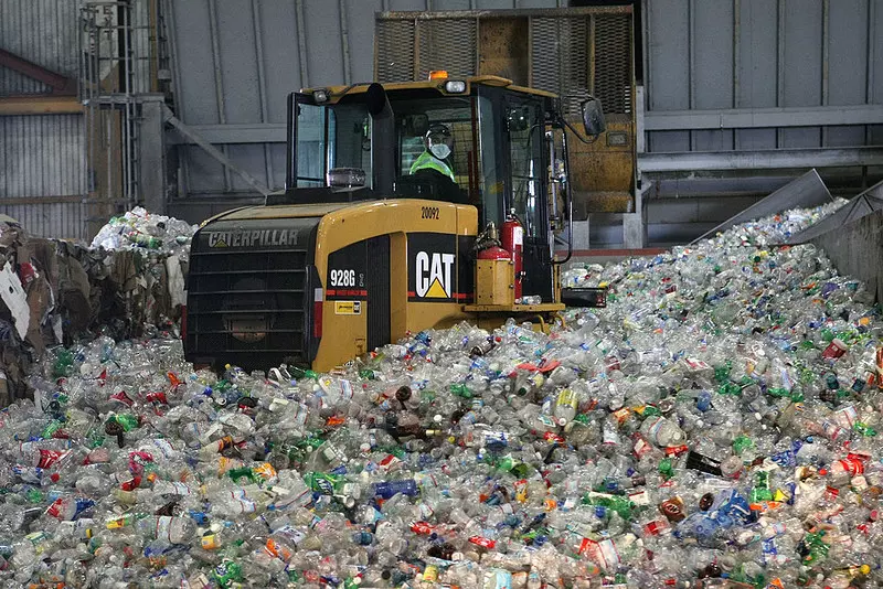 Recykling plastiku to mit. W USA tylko kilka procent tworzyw sztucznych poddaje się obróbce wtórnej