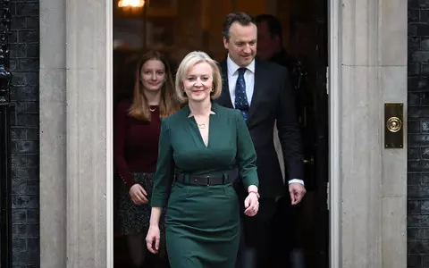 Liz Truss formally submitted her resignation to King Charles III