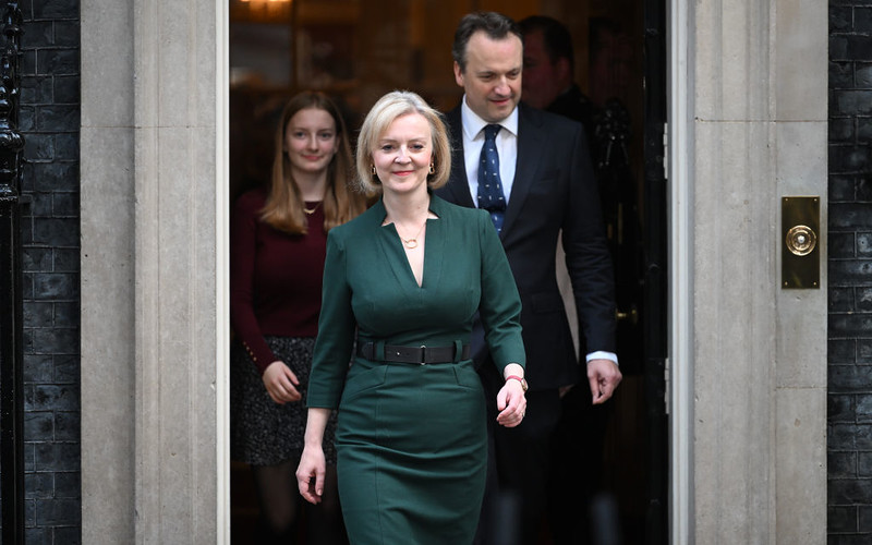 Liz Truss formalnie złożyła rezygnację na ręce króla Karola III