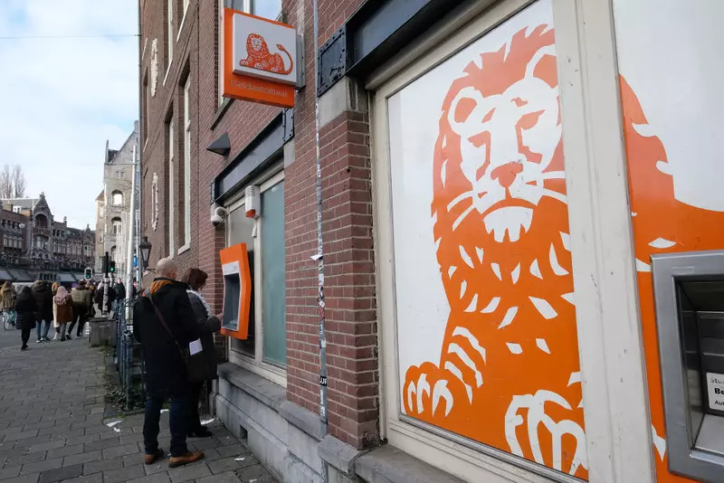 Banki w Niderlandach straciły ponad pół miliarda euro na transakcjach płatniczych w 2021 r.