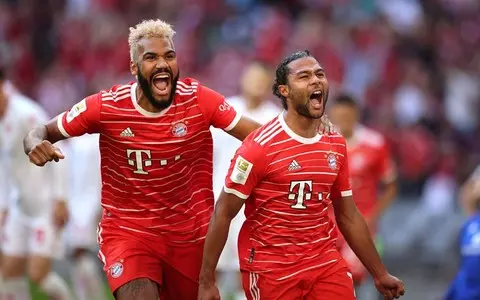 Bayern fire six goals past Mainz to take over top spot