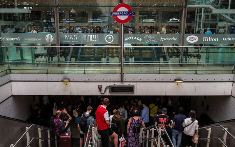 Listopadowe strajki w londyńskim metrze. W jakie dni należy spodziewać się utrudnień?