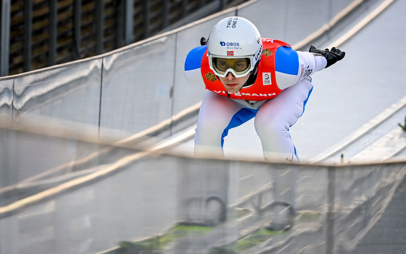 PŚ w skokach: Norwegowie po raz pierwszy od 40 lat bez logo sponsora na kaskach