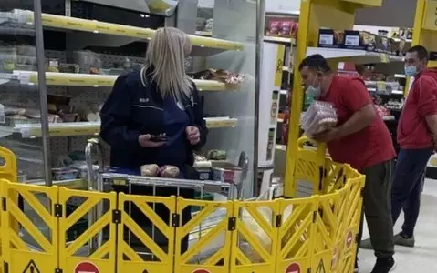 Tesco uses security barriers to stop shoppers snatching yellow sticker items from staff